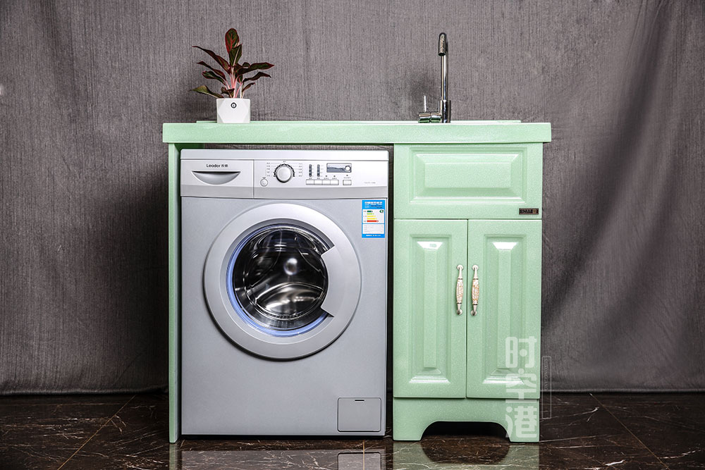 阳台上设置洗衣柜究竟有多便利？